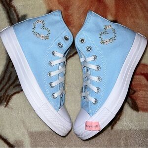 Converse Chuck Taylor All Star High Blue White Floral Heart Pastel size 6 NEW